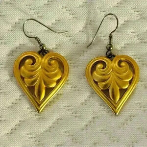 Vintage 90 s Gold Toned Heart Earrings
